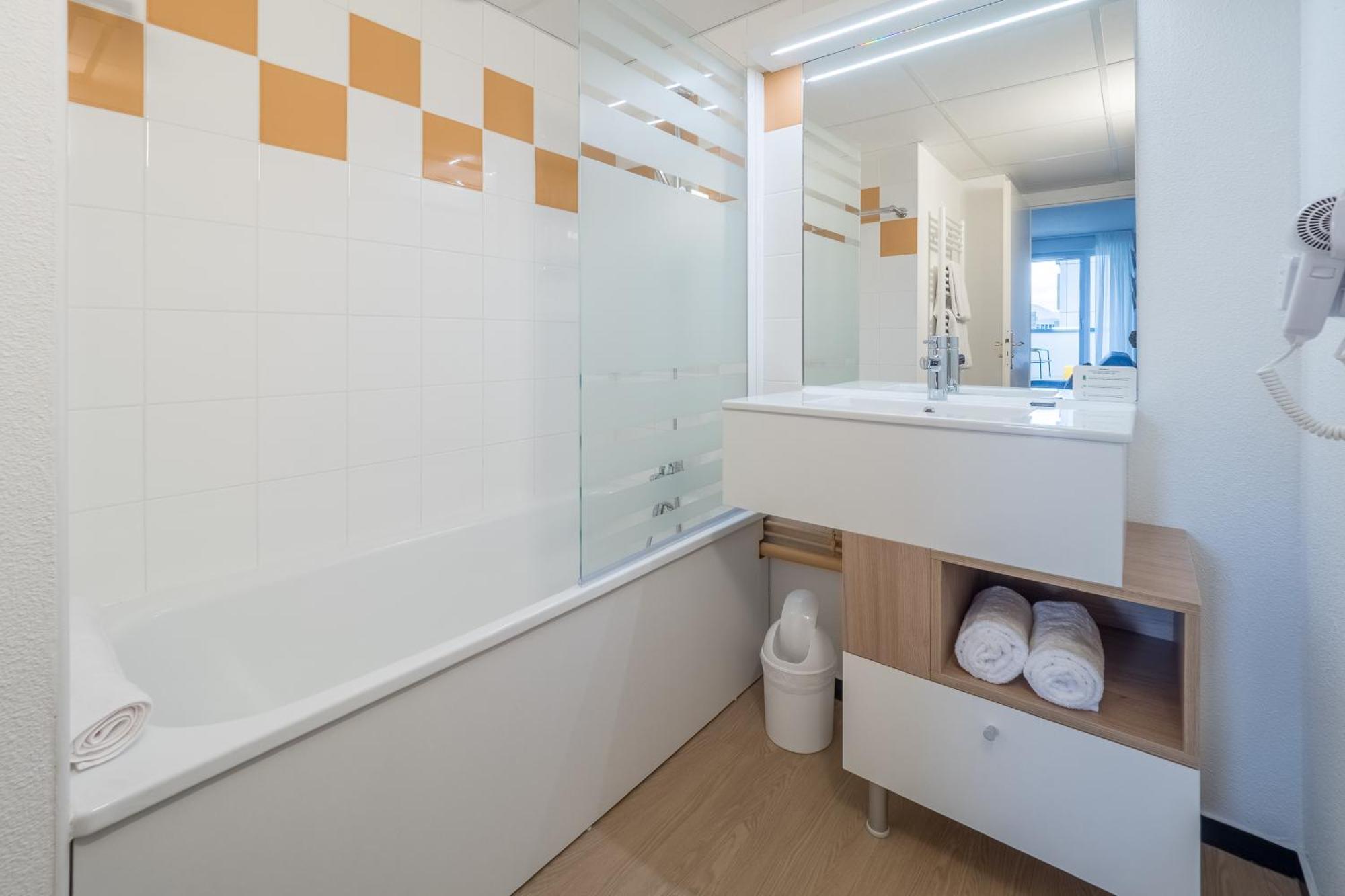 Hostel Le Hueb Grenoble Eksteriør bilde